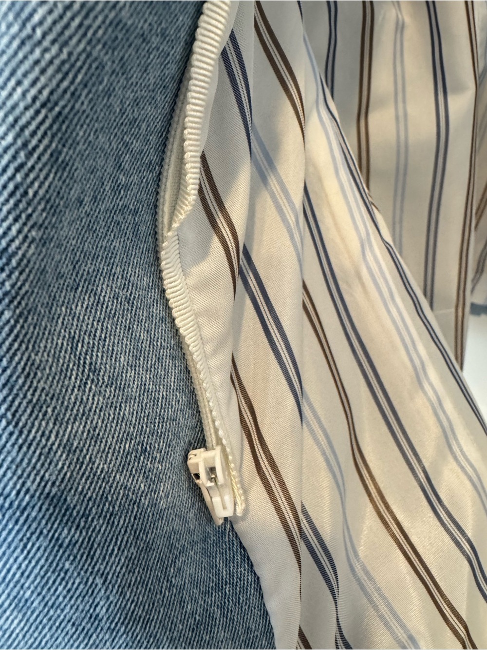 Veronica Beard Light Blue Double-Breasted Denim Blazer with Metal Buttons - Picture 3 of 4